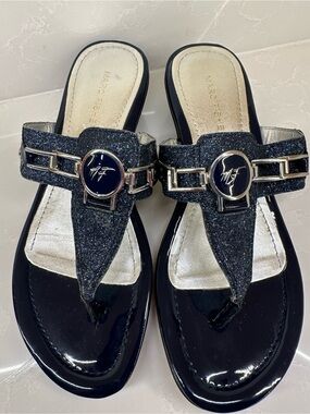 Marc Fisher Amina 2 Navy Blue Glitter T-Strap Wedge Thong Sandals Size 8M